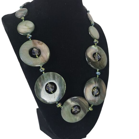 ABALONE Shell Necklace in Iredescent Earthy Green Tones - Picture 3 of 5